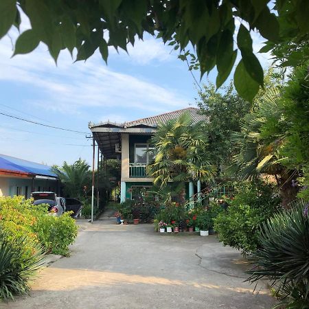 Green House Hotel Alakhadzi Exterior photo